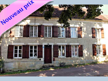 Maison à vendre en village proche Saint-Amand-en-Puisaye (Yonne): 9 pièces, jardin clos, piscine, grange, dépendances