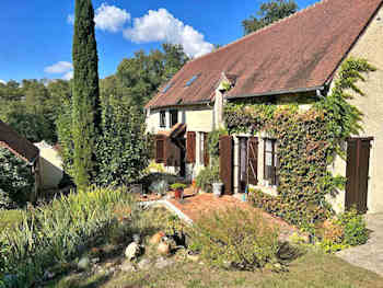 Maison de hameau à vendre proche Cosne-sur-Loire 152 m² 7 pièces grand confort parc 4200 m² dépendances